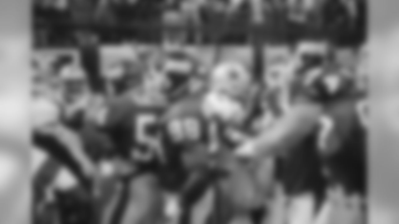 Dallas Cowboys running back Lincoln Coleman (44) is in the center of a free-for- all with the New York Giants at the end of the first half Monday night, Nov. 7, 1994 in Irving, Texas. The Cowboys won, 38-10. -- (November 8, 1994.)