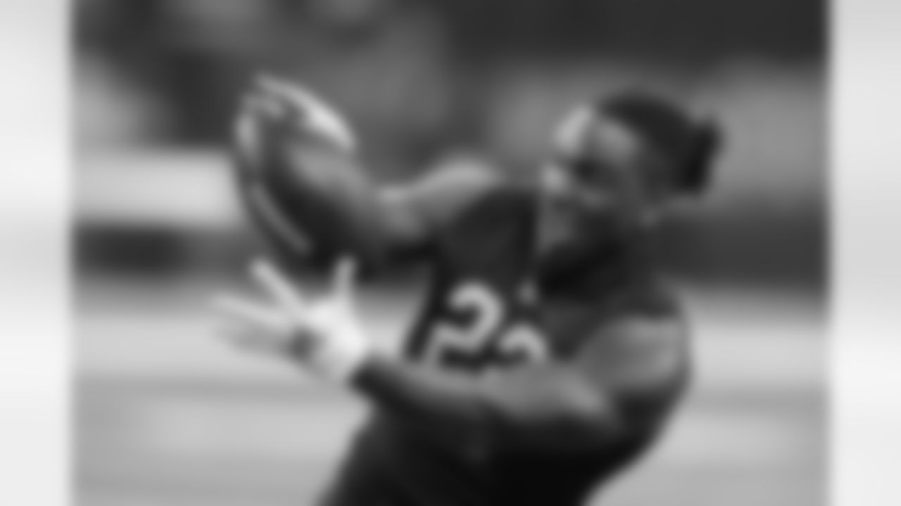 UTSA running back Sincere McCormick runs a drill during the NFL football scouting combine, Friday, March 4, 2022, in Indianapolis. (AP Photo/Darron Cummings)