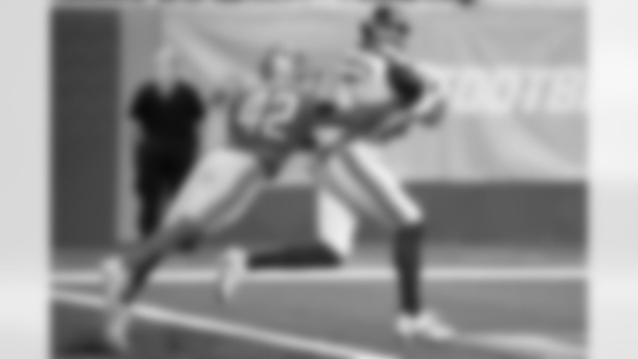TE Tommy Sweeney was targeted only once, but made it count by turning it into a 14-yard touchdown reception.