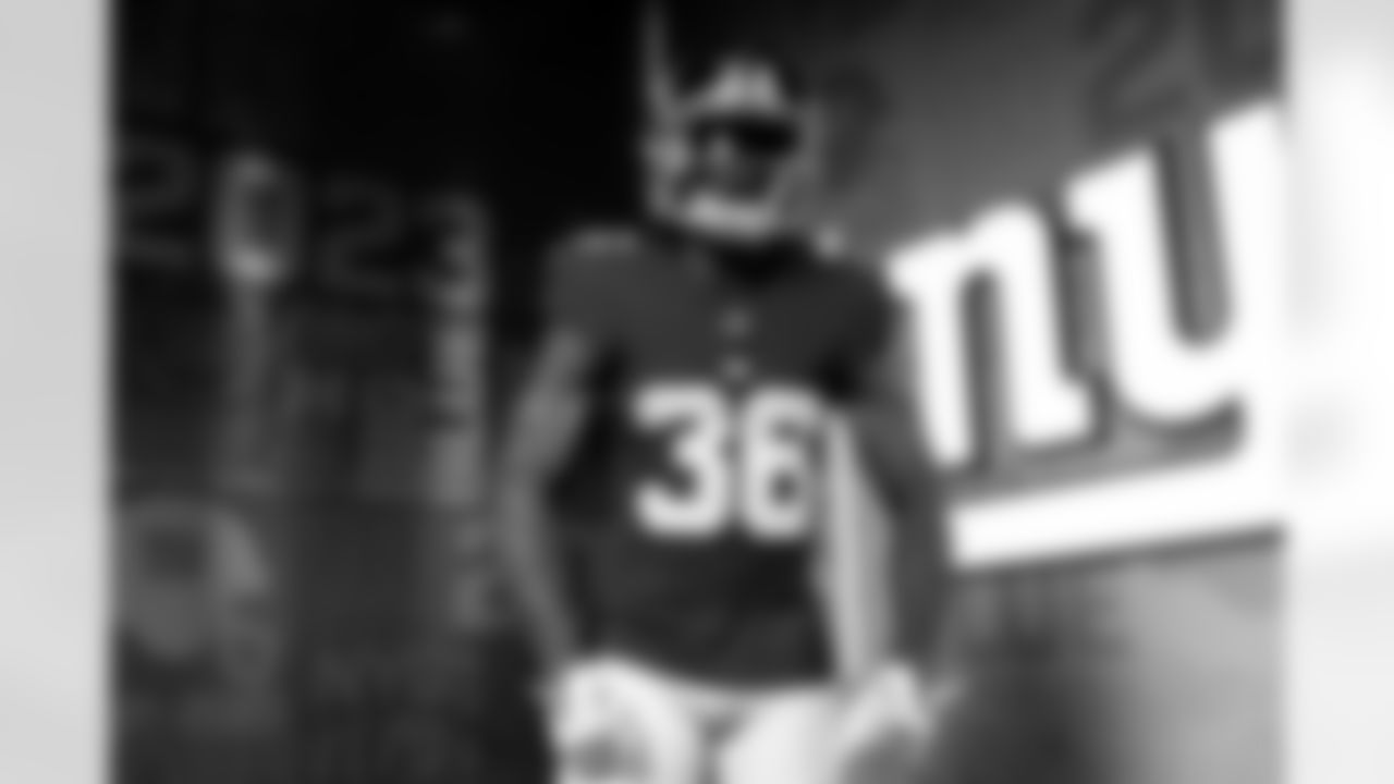 DB Deonte Banks (36)