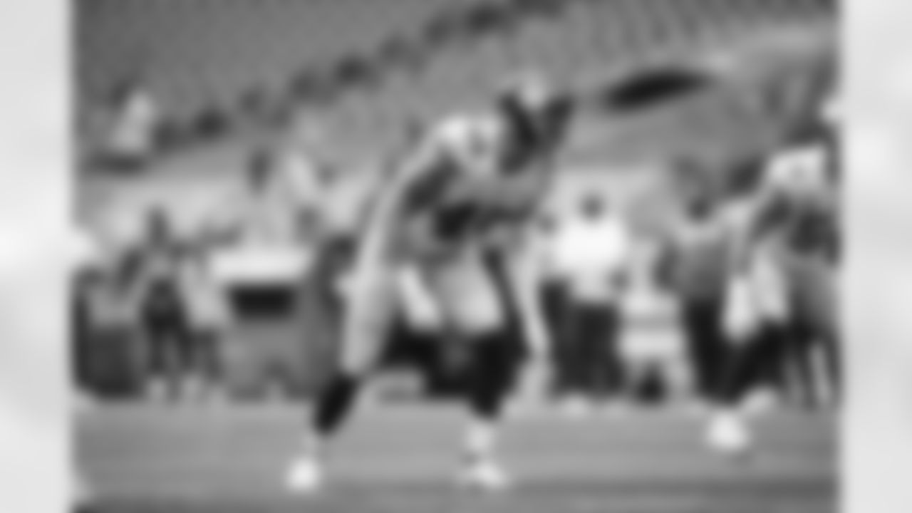 LB Carter Coughlin