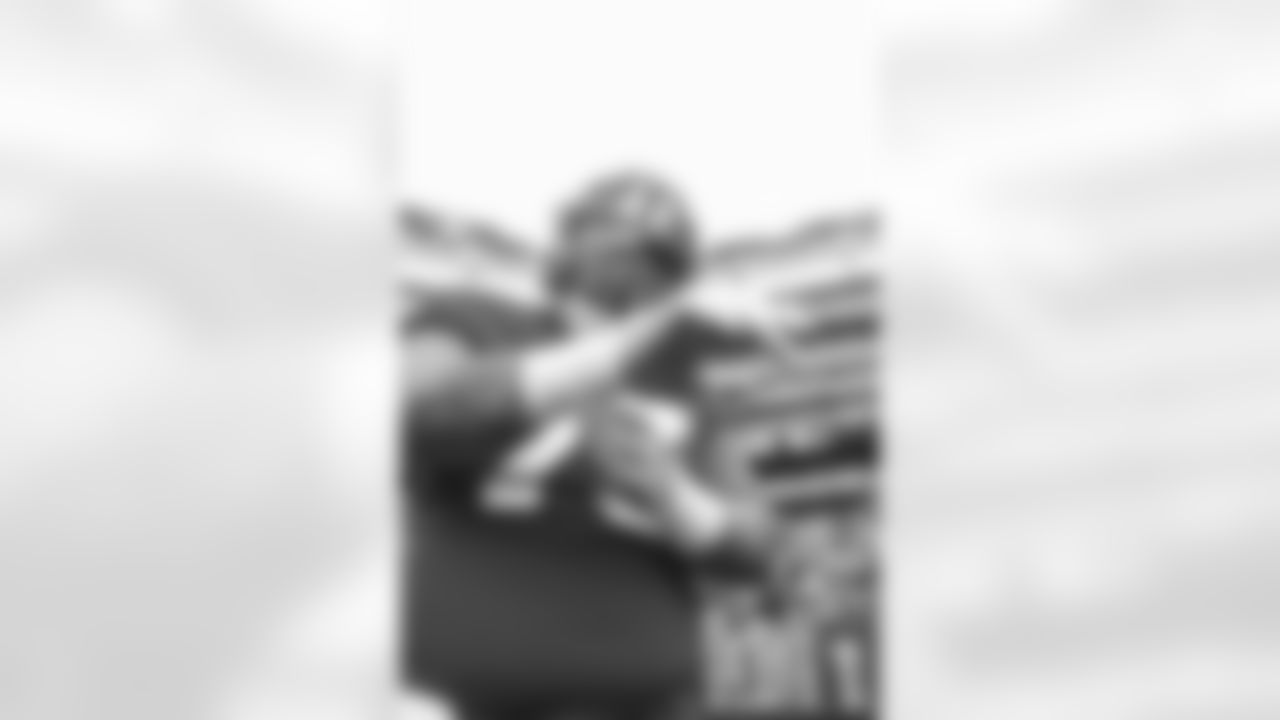 DL Danny Shelton
