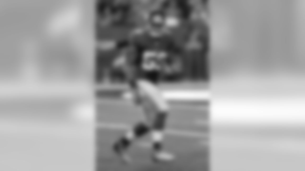 LB Devon Kennard