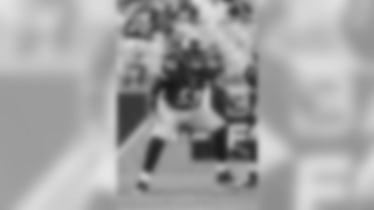 Center Maurkice Pouncey