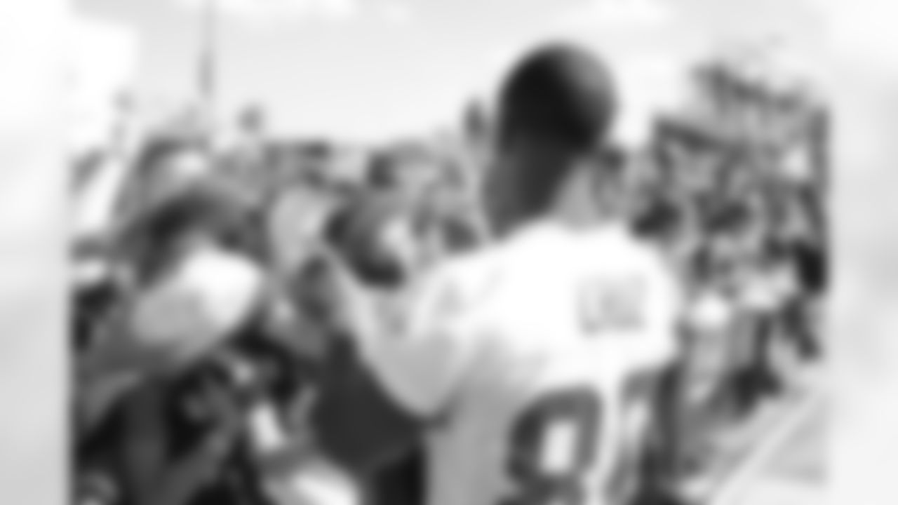 WR VICTOR CRUZ