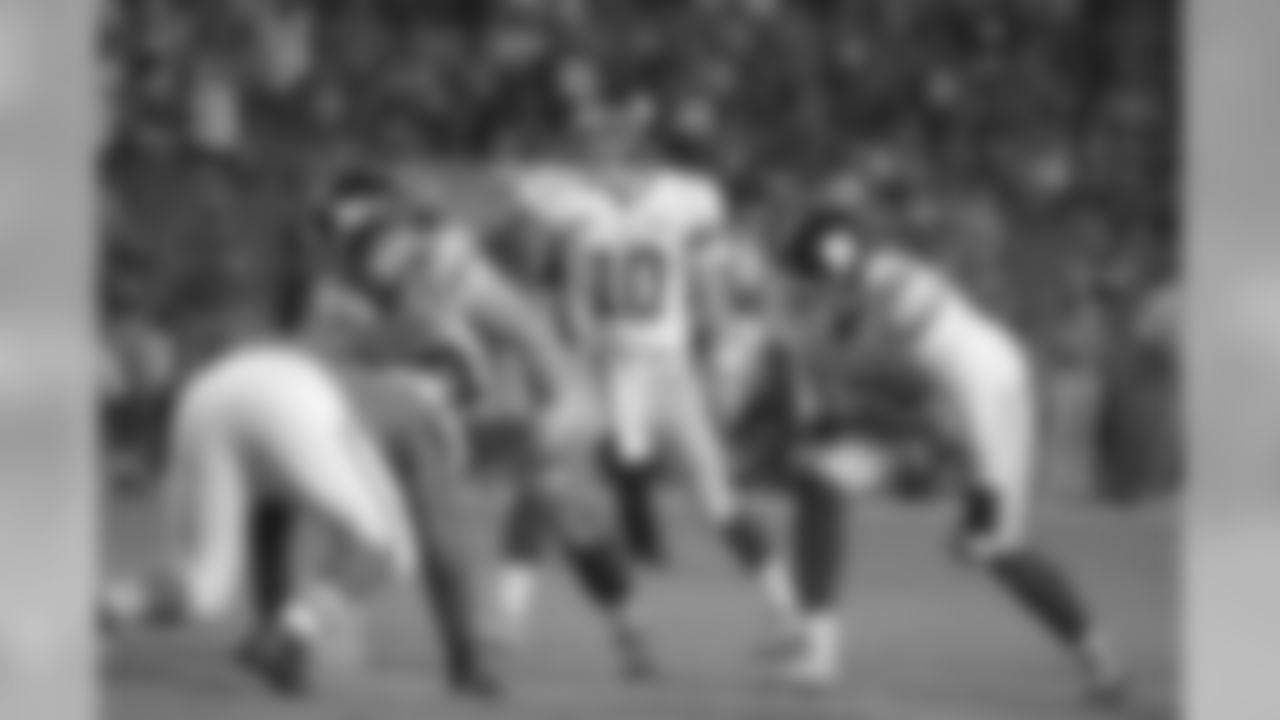 Offensive LineThe Giants' front, which has been forced to shuffle and re-shuffle at times this season due to injuries, did not allow Manning to be sacked all night in Miami. The offense operated efficiently, racking up 31 points and 25 first downs while winning the time of possession.
