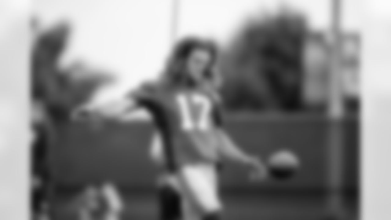 P Jamie Gillan (17)