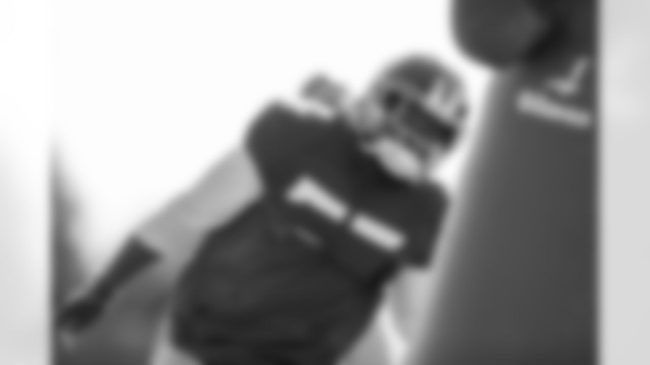 Reggie Ragland (55)