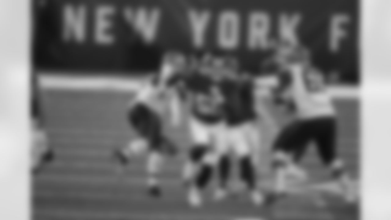 New York Giants long snapper Casey Kreiter (58) during a week 15 regular season football game against the Cleveland Browns at MetLife Stadium on December 20th, 2020 in East Rutherford, New Jersey