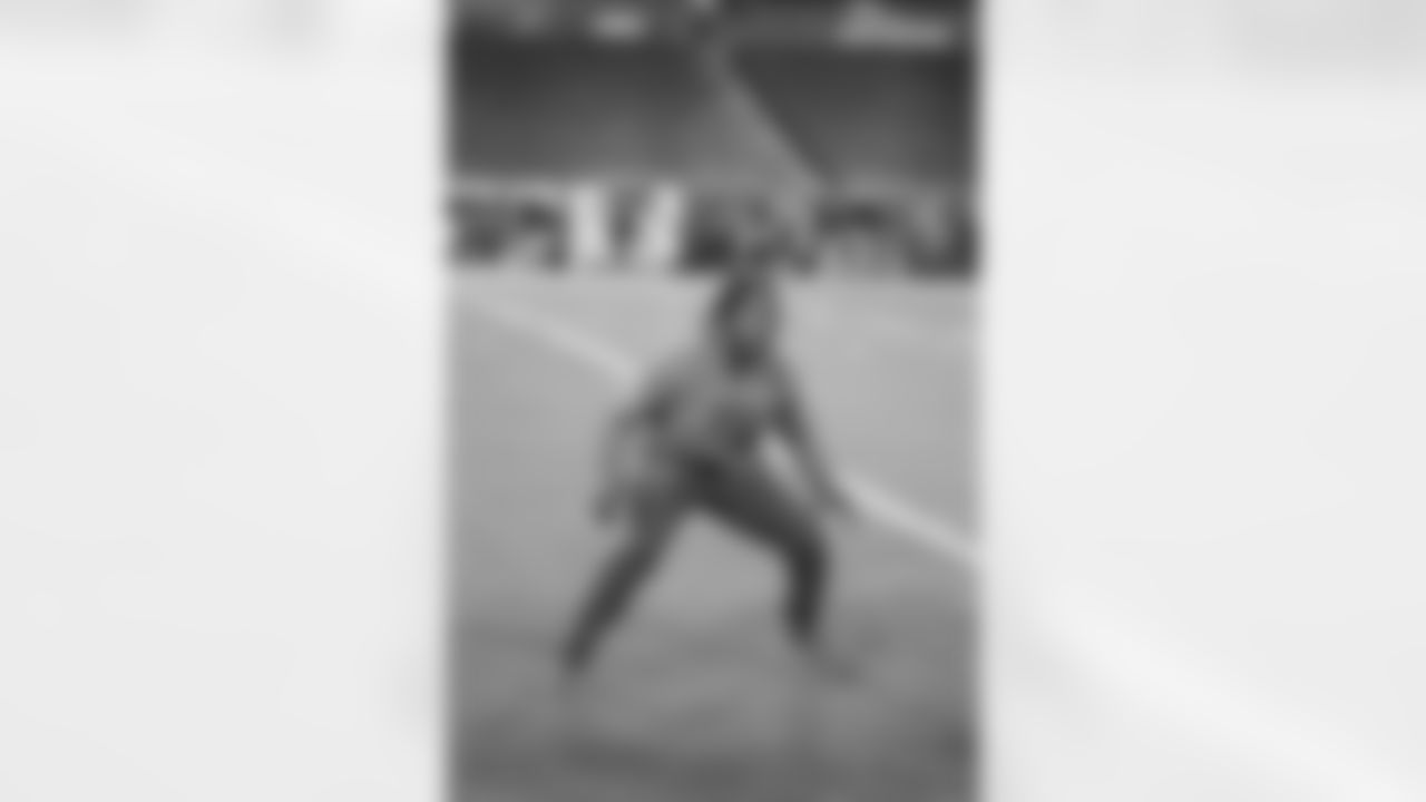CB Darnay Holmes
