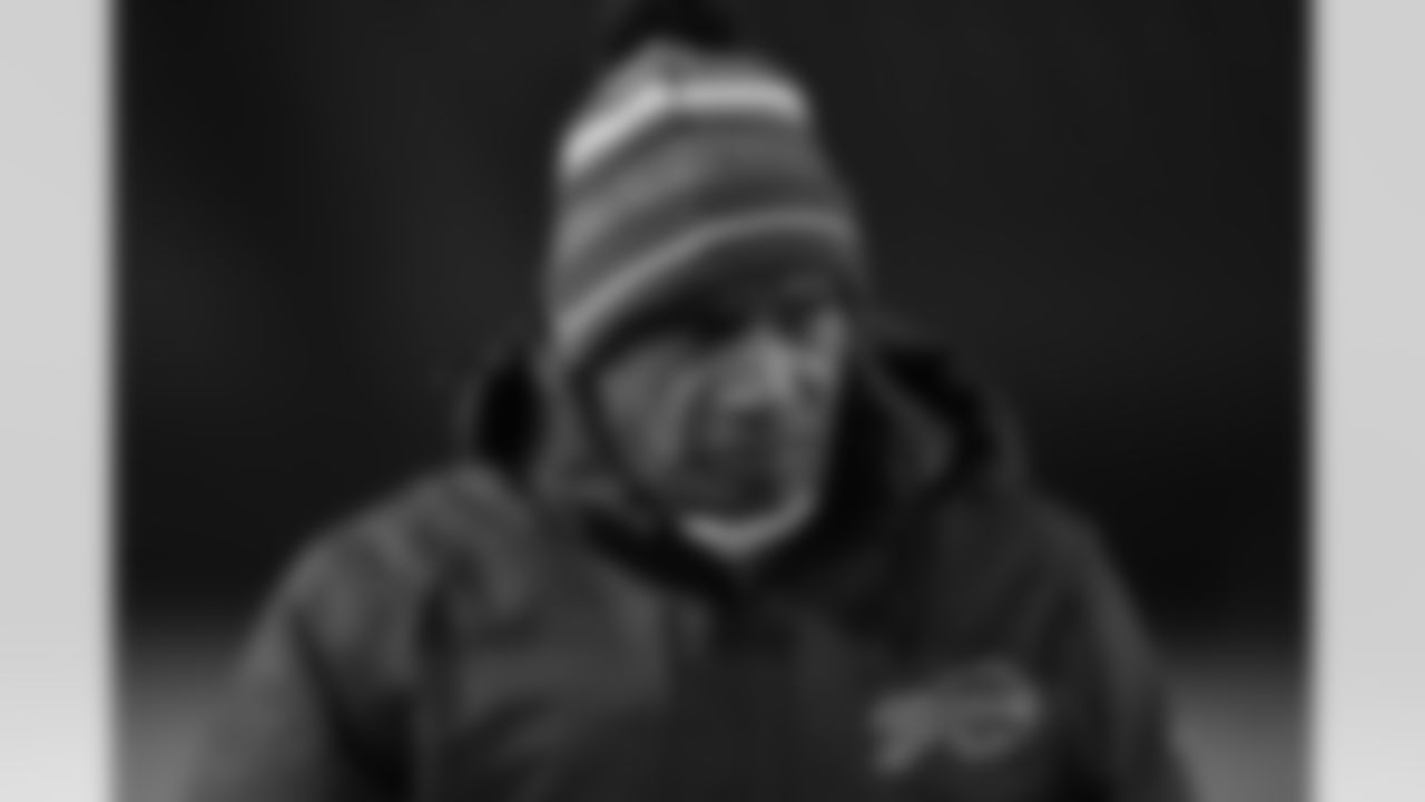 Buffalo Bills defensive coordinator Leslie Frazier takes the field during practice before an NFL wild-card playoff football game against the New England Patriots, Saturday, Jan. 15, 2022, in Orchard Park, N.Y. (AP Photo/Adrian Kraus)