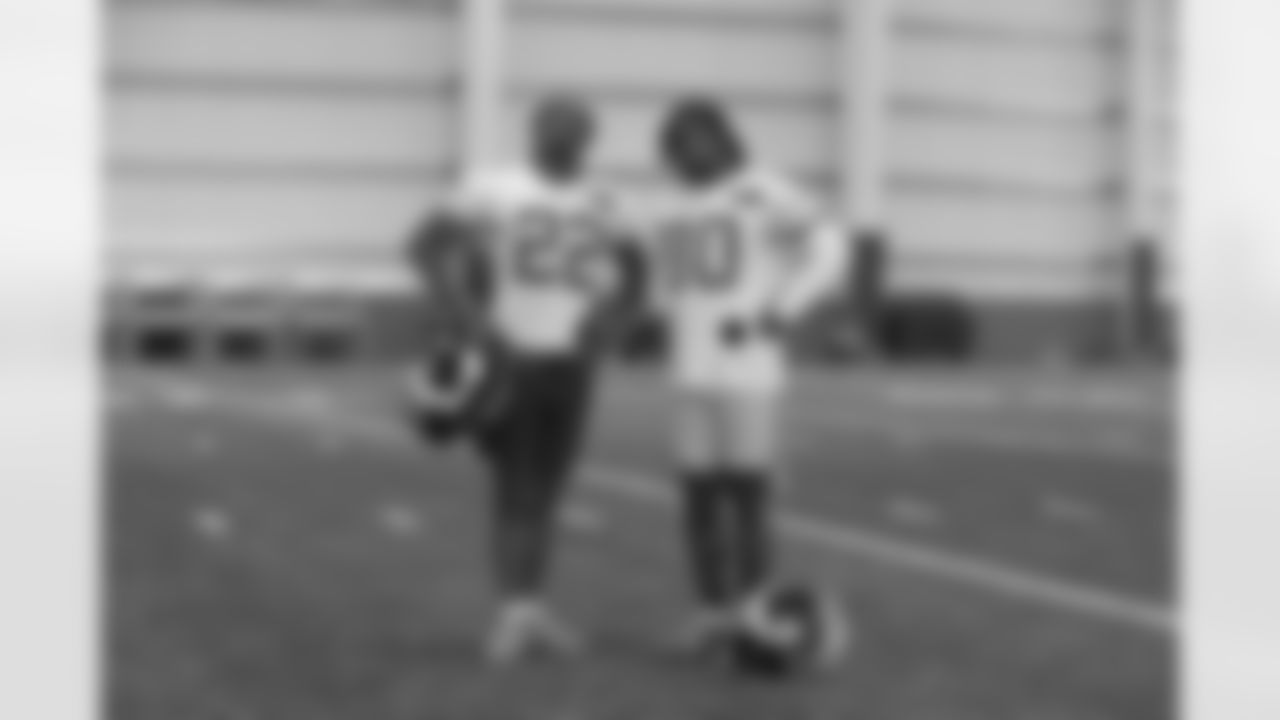 Adoree' Jackson (22), Darnay Holmes (30)