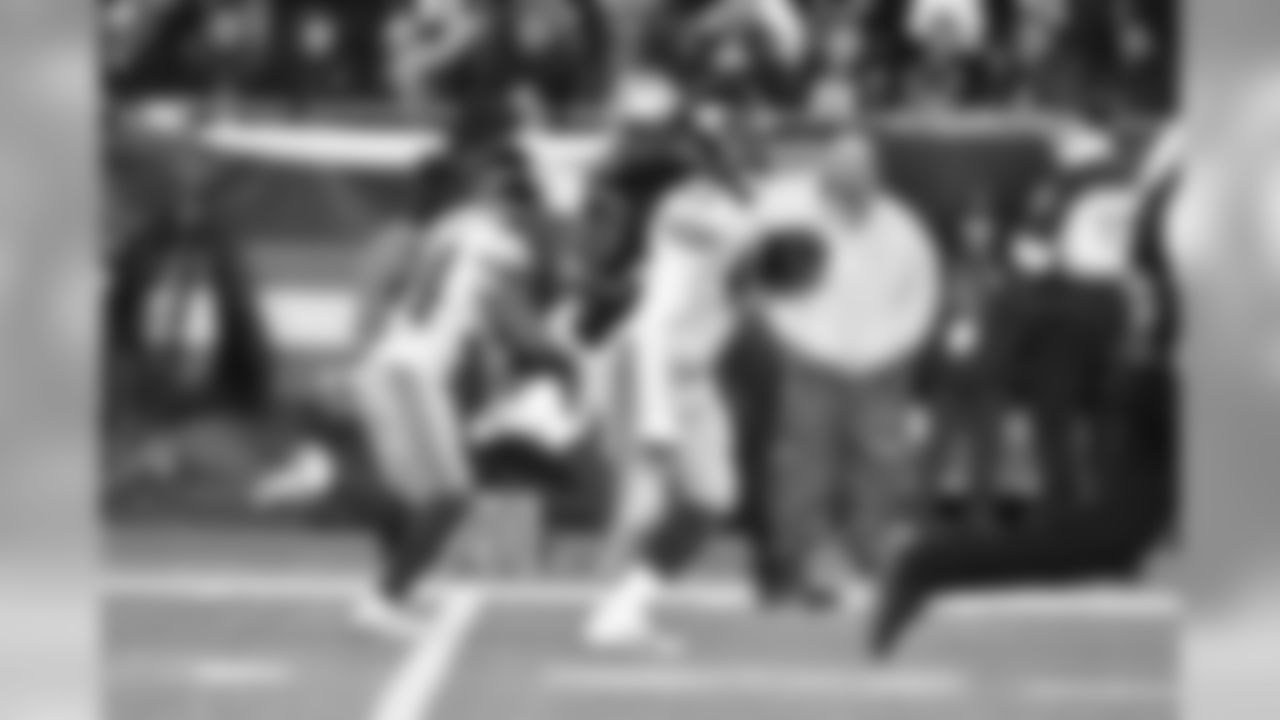 New York Giants linebacker Markus Golden (44) picks up a fumble and returns it for a touchdown during an NFL football game against the New England Patriots Thursday October 10, 2019 in Foxborough, Mass, (Evan Pinkus via AP)