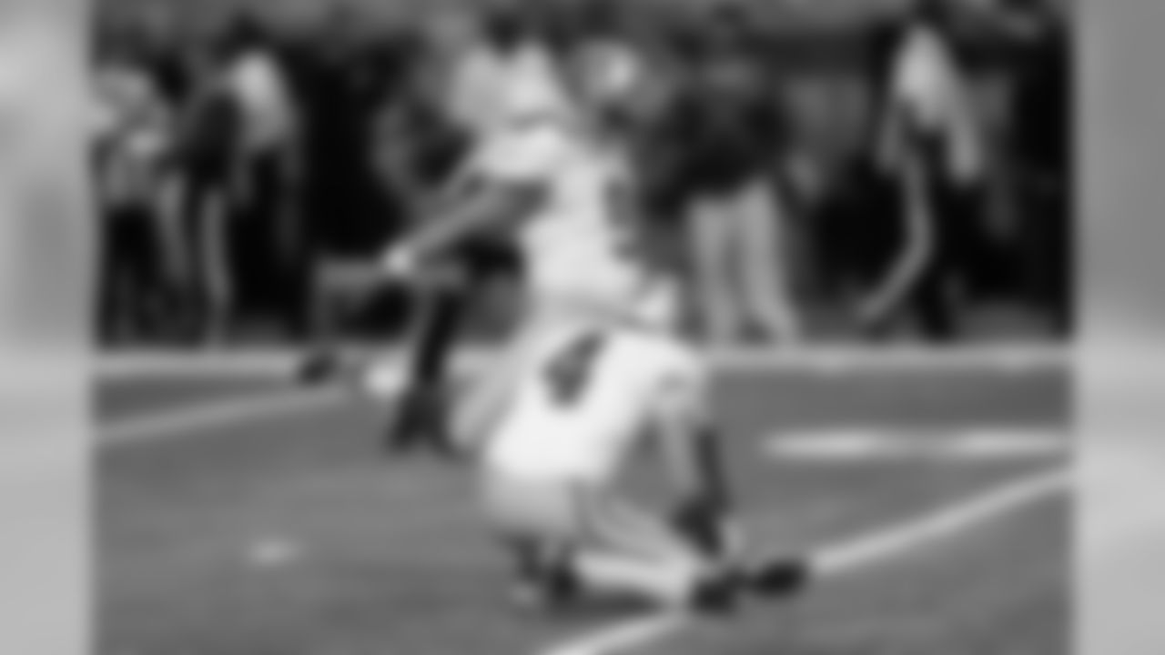 Kicker Phil Dawson