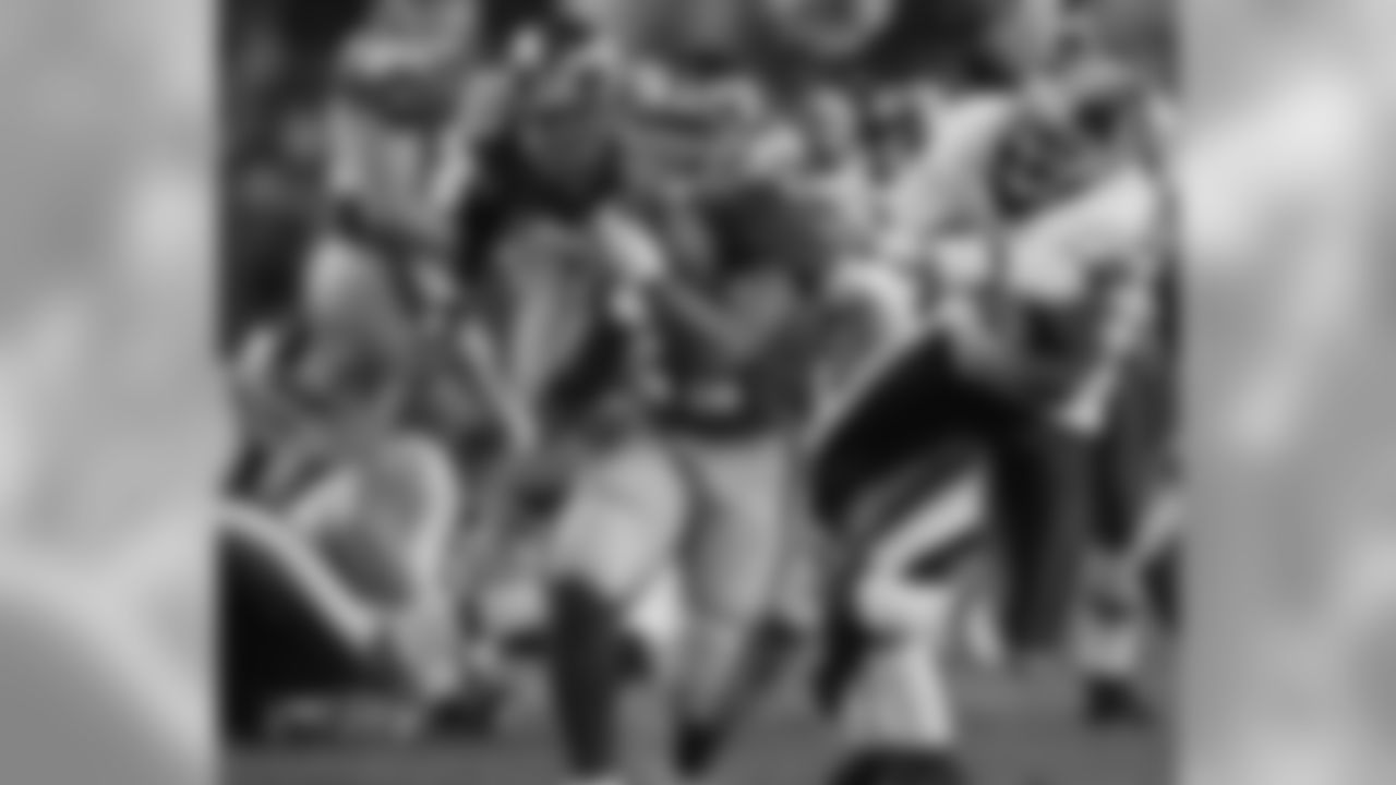 6 Tiki Barber 2004, Rushing Touchdowns: 13