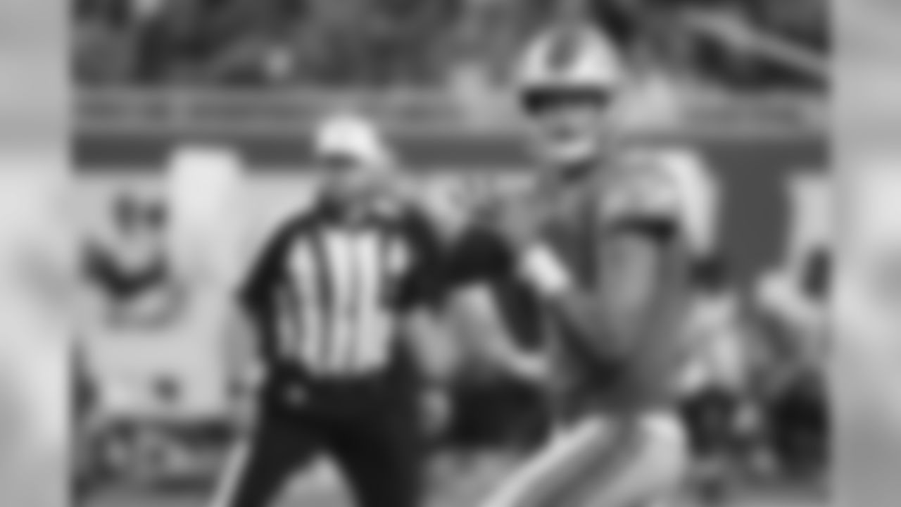 Detroit Lions quarterback Matthew Stafford (9) passes against the Minnesota Vikings during an NFL football game in Detroit, Sunday, Oct. 20, 2019. (AP Images/Rick Osentoski)