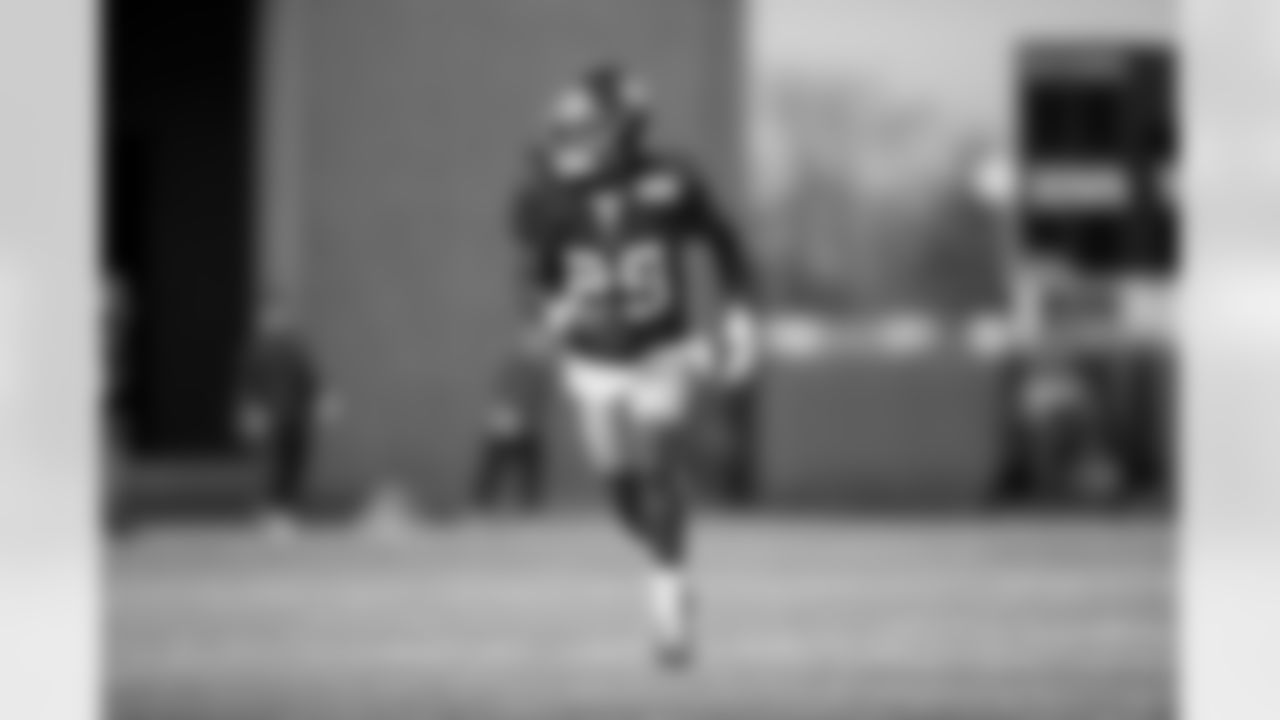 Xavier McKinney (29)