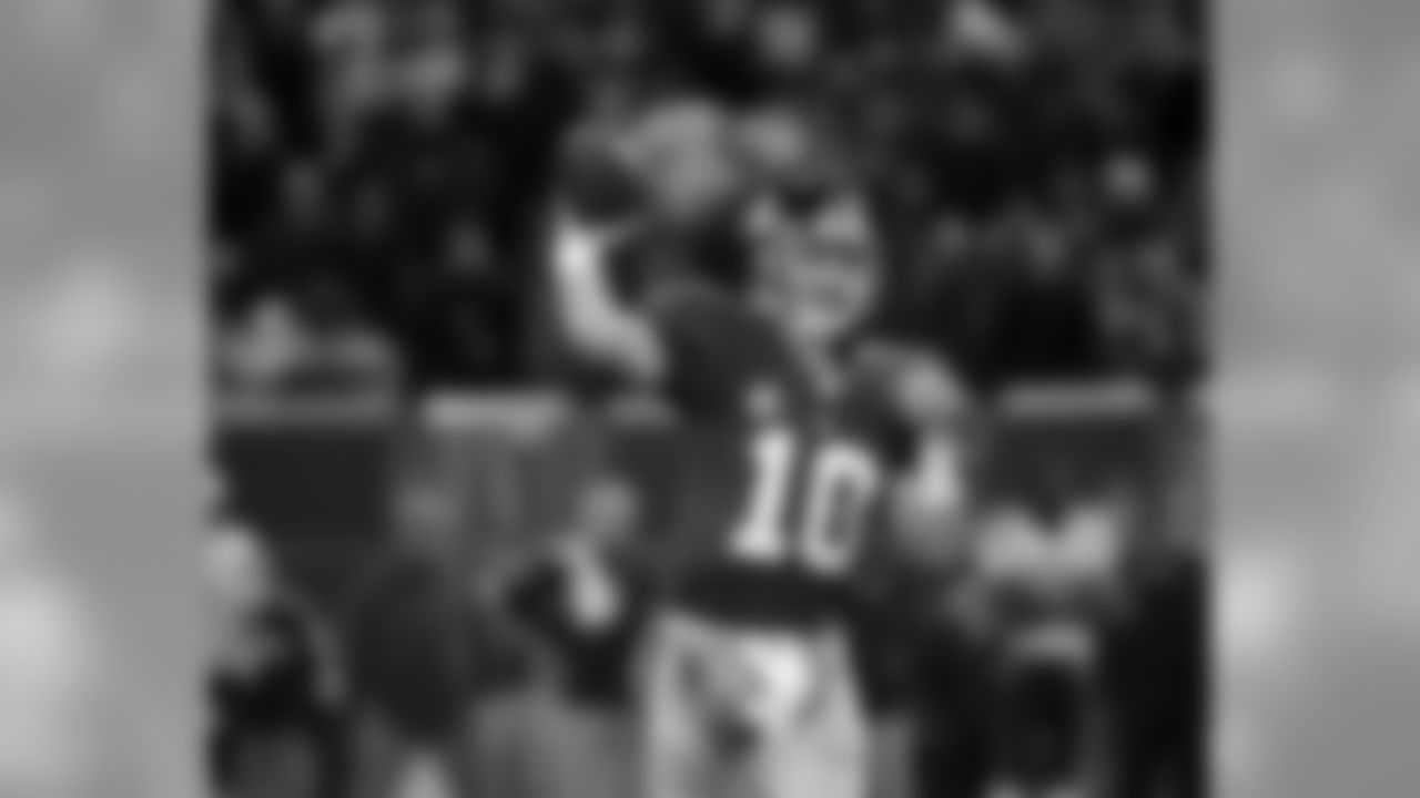 New York Giants quarterback Eli Manning during an NFL football game at Giants Stadium in East Rutherford, N.J., on Saturday, Dec. 29, 2007. (AP Photo/Henny Ray Abrams)