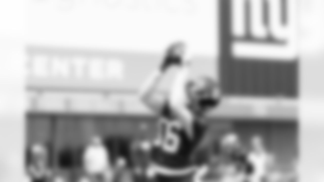 WR Darius Slayton (86)