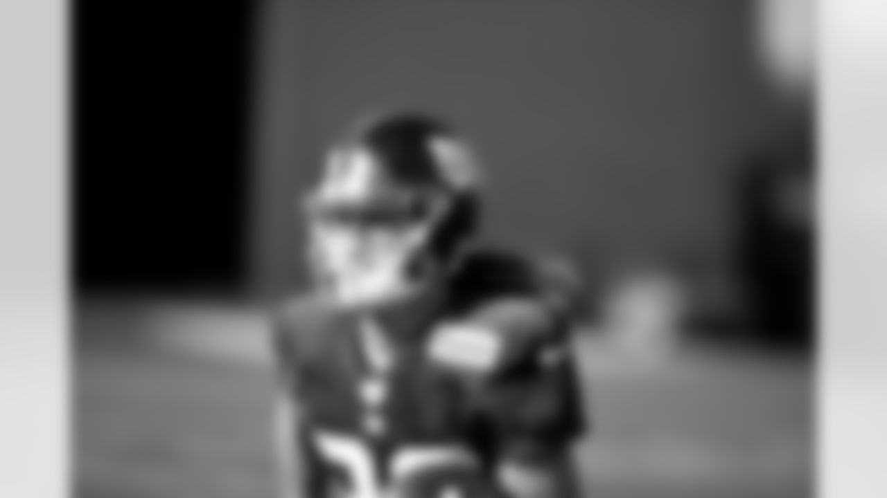 WR Gunner Olszewski (80)