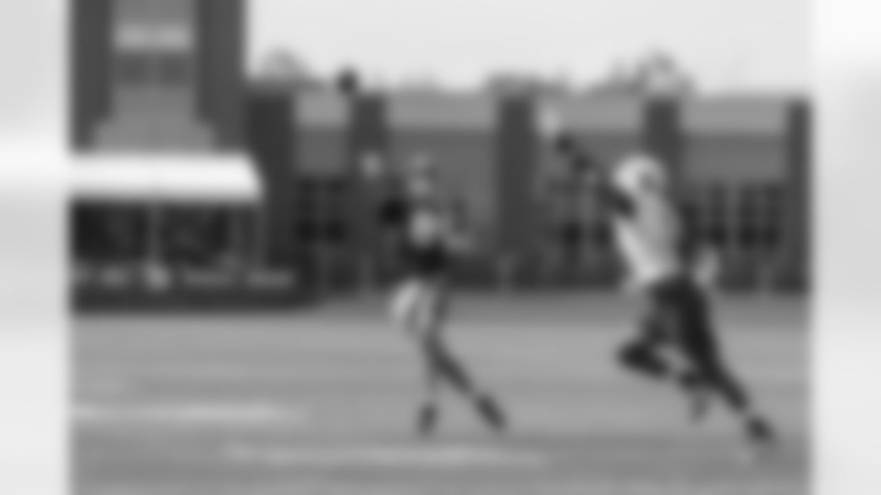 QB Daniel Jones (8)