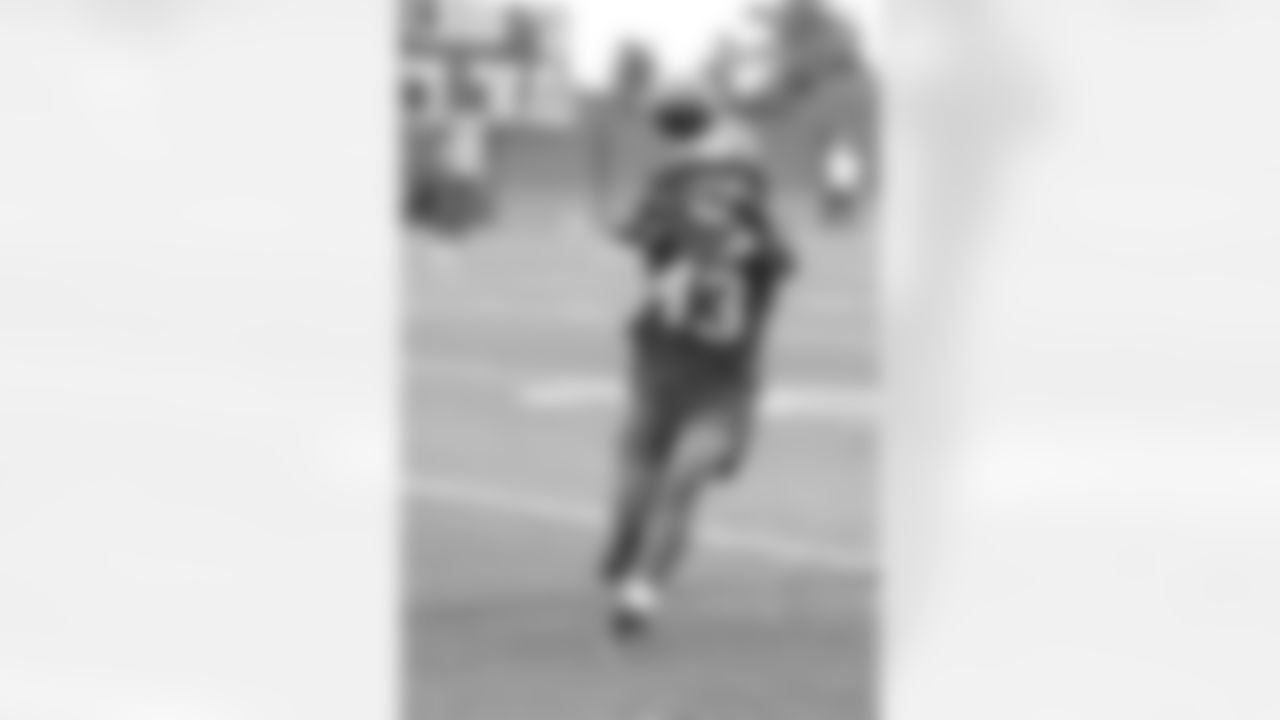 TE Andre Miller (43)