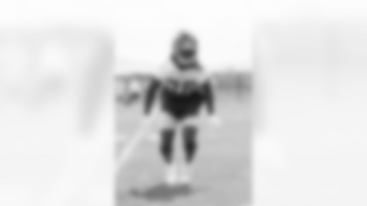 DB Deonte Banks (36)