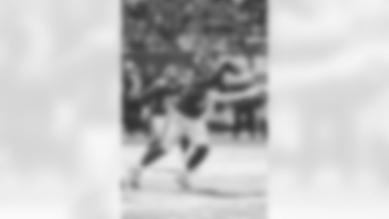 New York Giants defensive end Leonard Williams (99) during a week 9 football game against the Las Vegas Raiders on Sunday November 8th, 2021 in East Rutherford, New Jersey