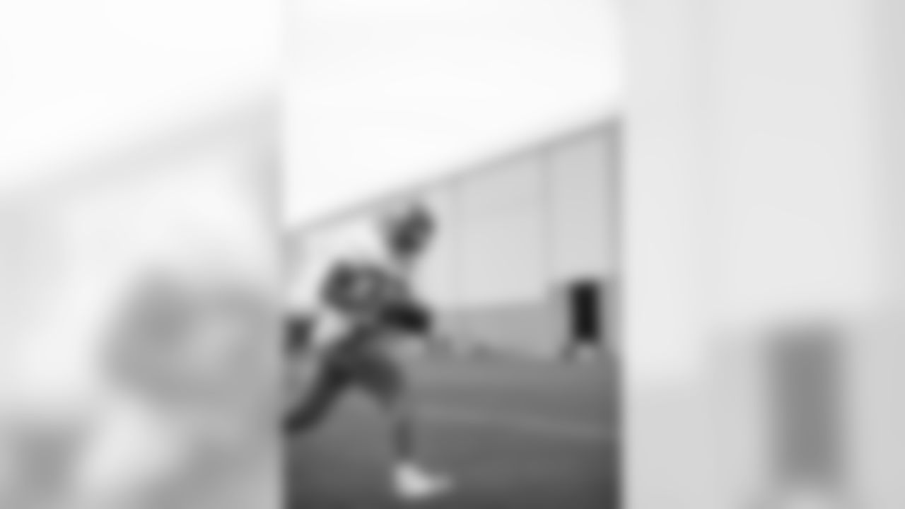 RB Javorius Allen (26)