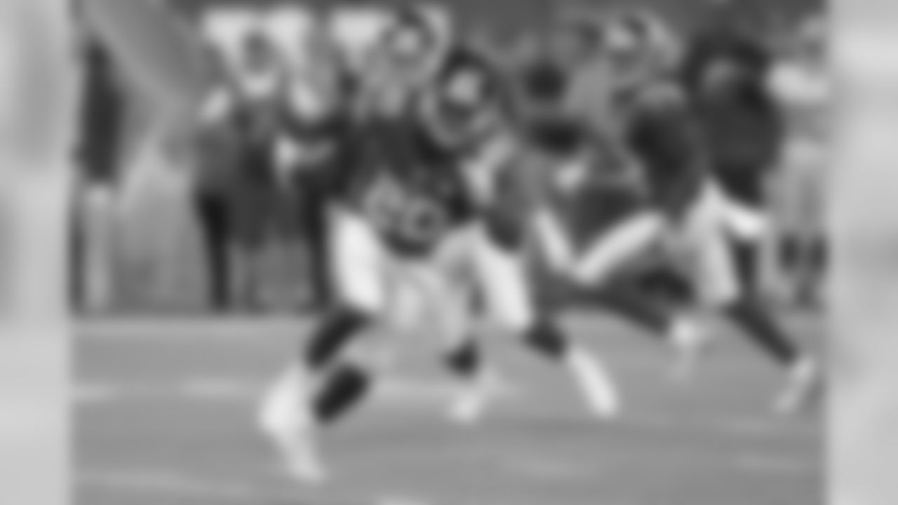 CB PRINCE AMUKAMARA
Amukamara helped the Giants jump out to an early lead with a first-quarter interception -- his first of the year -- deep in Washington territory that led to a Giants touchdown. The fifth-year cornerback finished with eight tackles, three passes defensed, and an interception.