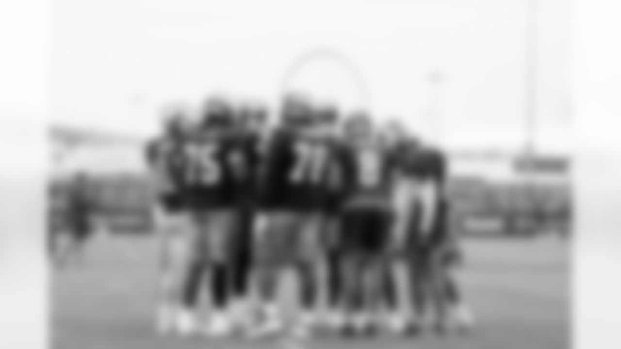 C John Michael Schmitz Jr. (61), OL Joshua Ezeudu (75), T Andrew Thomas (78), QB Daniel Jones (8), WR Jalin Hyatt (84)