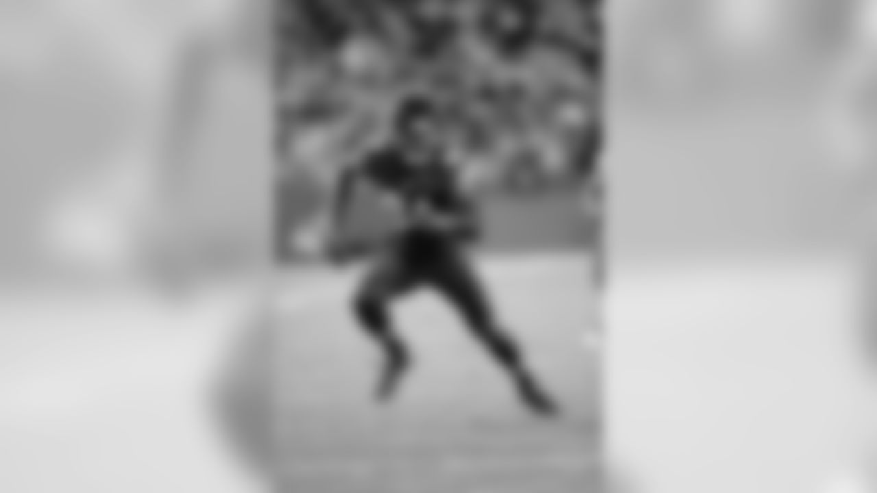 LB Leonard Floyd