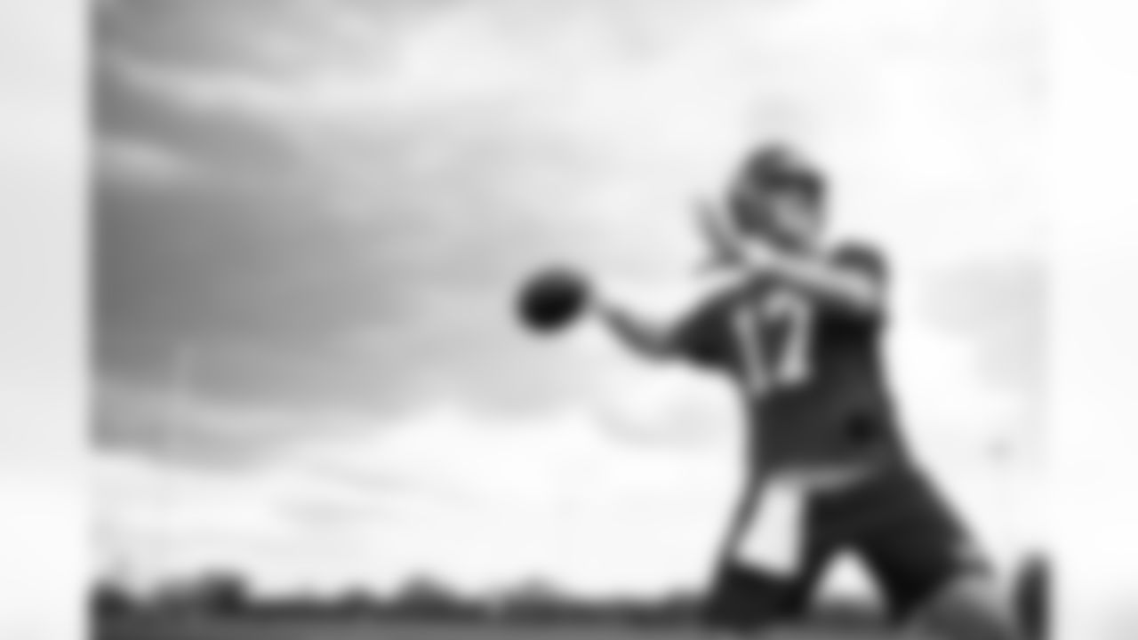 QB Clayton Thorson (17)