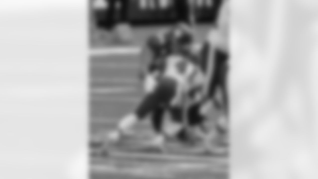 New York Giants linebacker Blake Martinez (54) makes a tackle during a week 6 regular season football game against the Washington Football Team at MetLife Stadium onOctober 18th, 2020 in East Rutherford, New Jersey