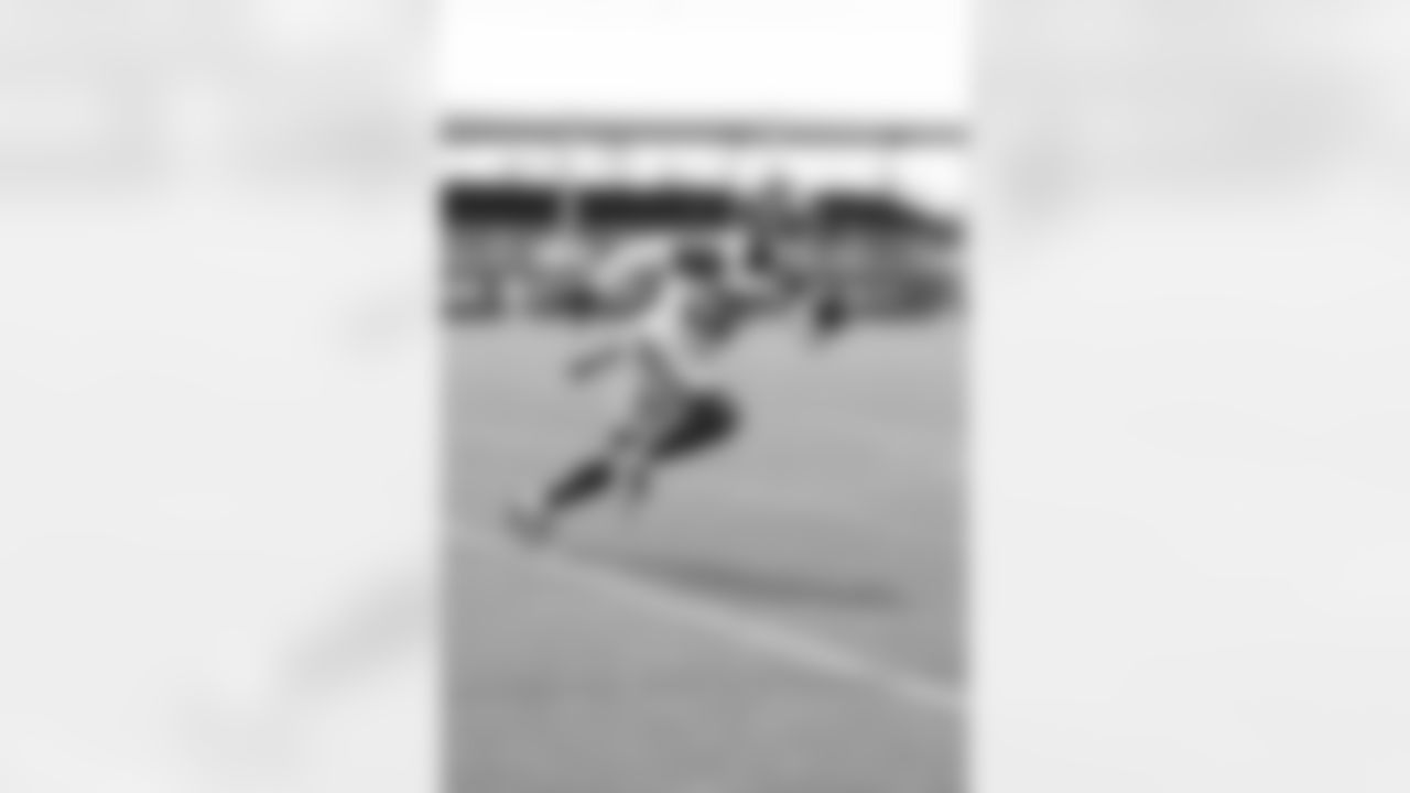 CB Darnay Holmes (30)