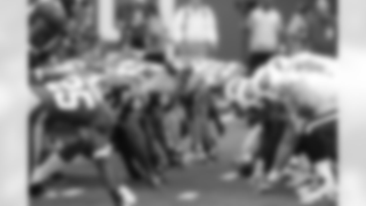 A look down the line of scrimmage as the New York Giants play against the Tennessee Titans in a week 3 NFL football game at the New Meadowlands Stadium in East Rutherford, New Jersey on Sunday September 26, 2010 (AP Photo/Evan Pinkus)