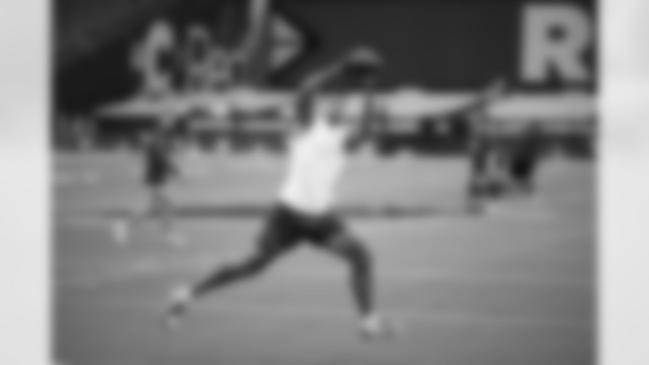 WR Isaiah Hodgins (18)
