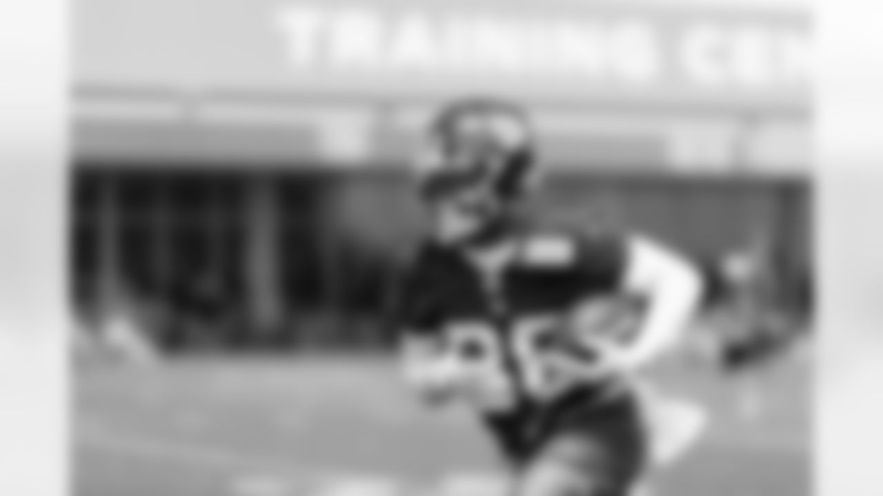 WR Darius Slayton (86)
