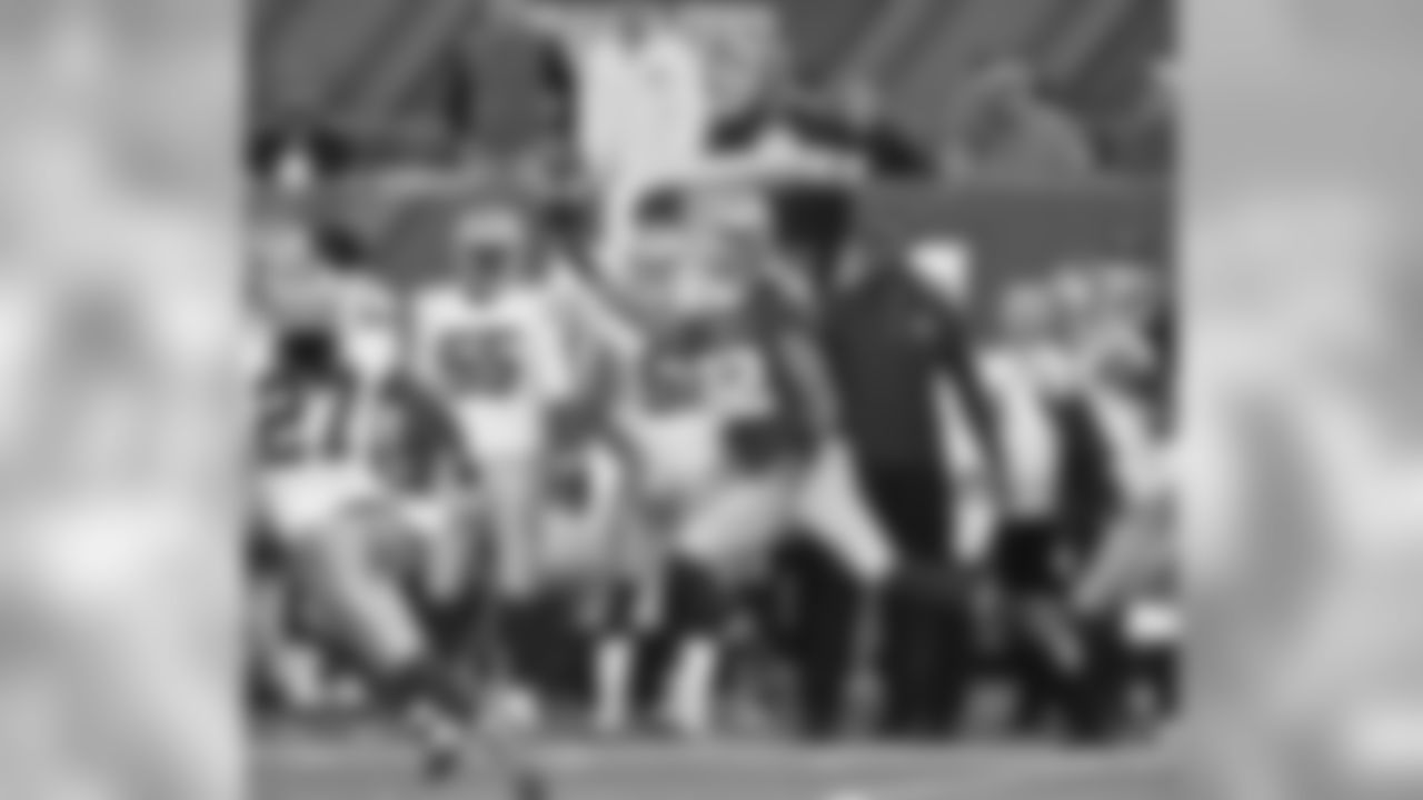 WR RUEBEN RANDLE
Wide receiver Rueben Randle sparked two scoring drives with big receptions of 44 and 24 yards.