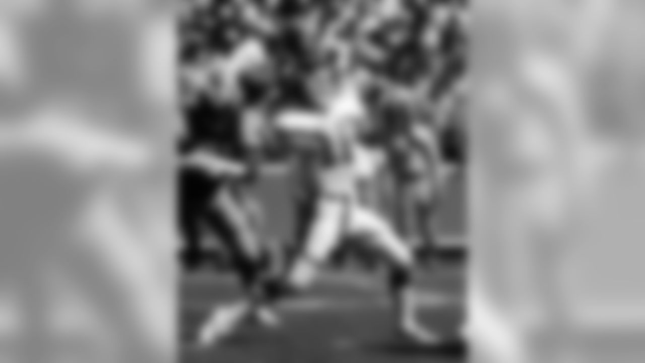 Phil Simms (1984) – 4,044 YDS