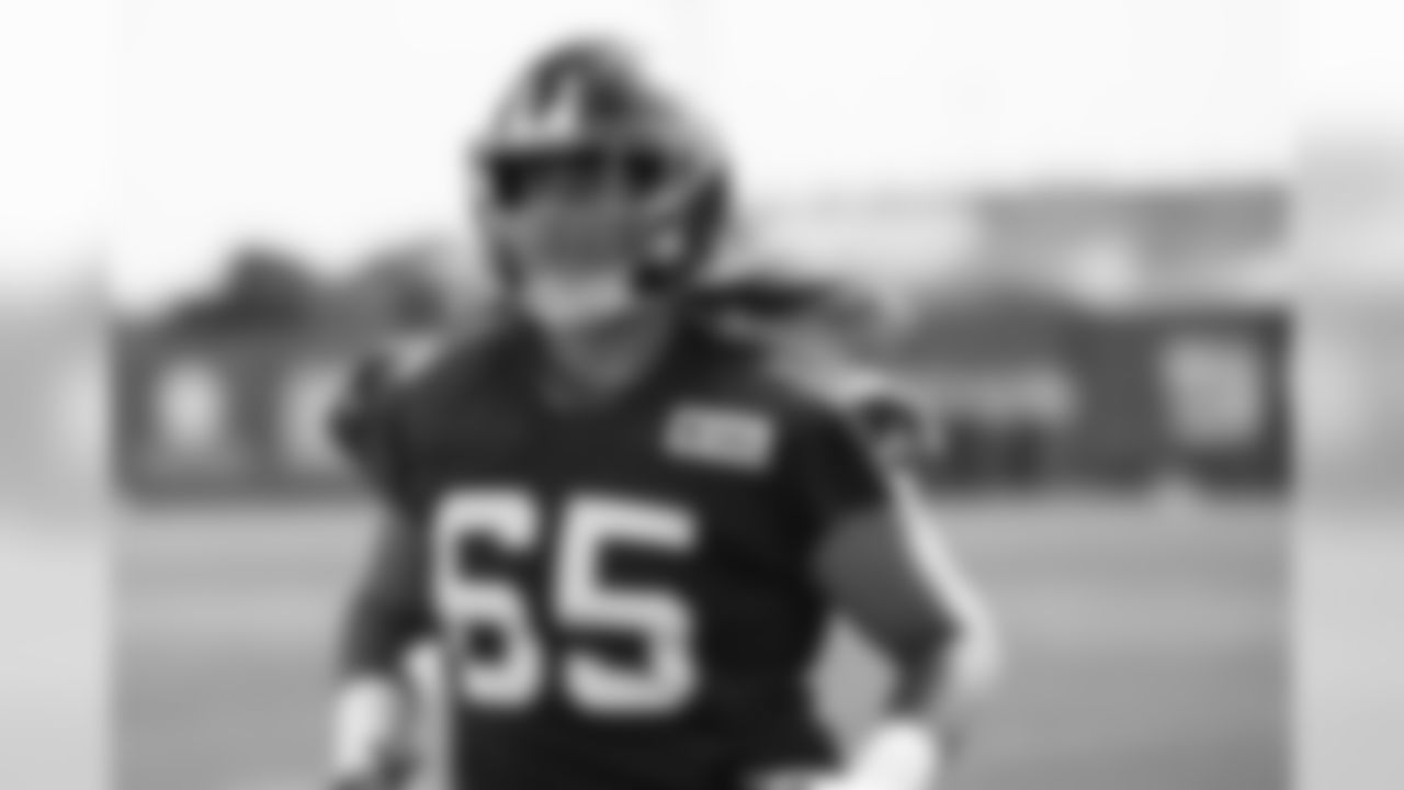 OL Nick Gates