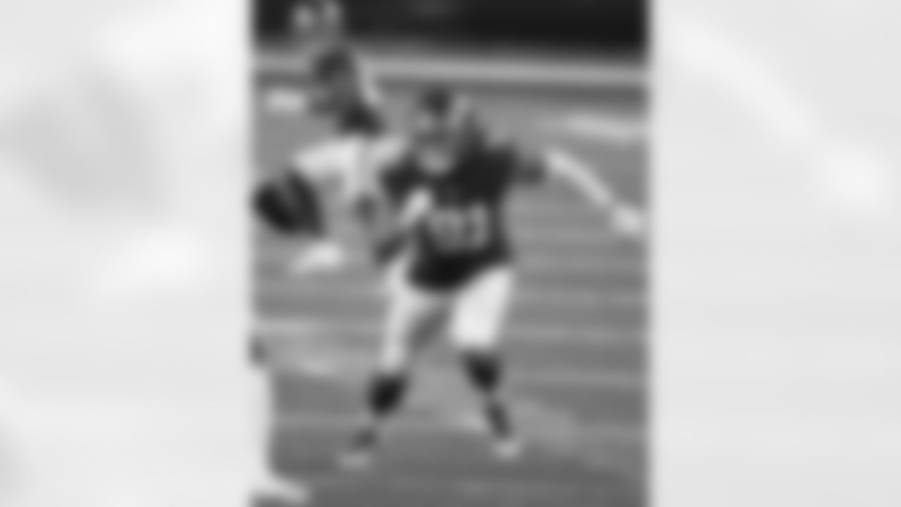 LB Jabaal Sheard (UFA)