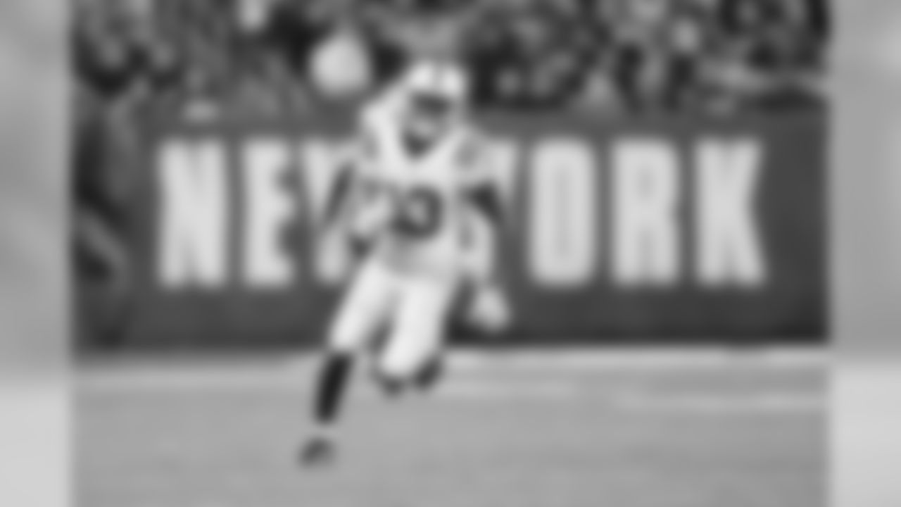 Luck and the Colts respond with their own scoring drive, propelled by a 27-yard gain from wide receiver T.Y. Hilton into Giants territory. WATCH HIGHLIGHTS
