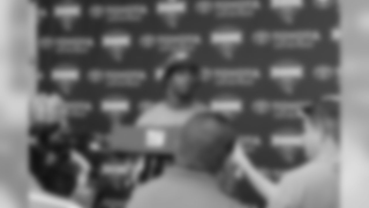 WR Victor Cruz