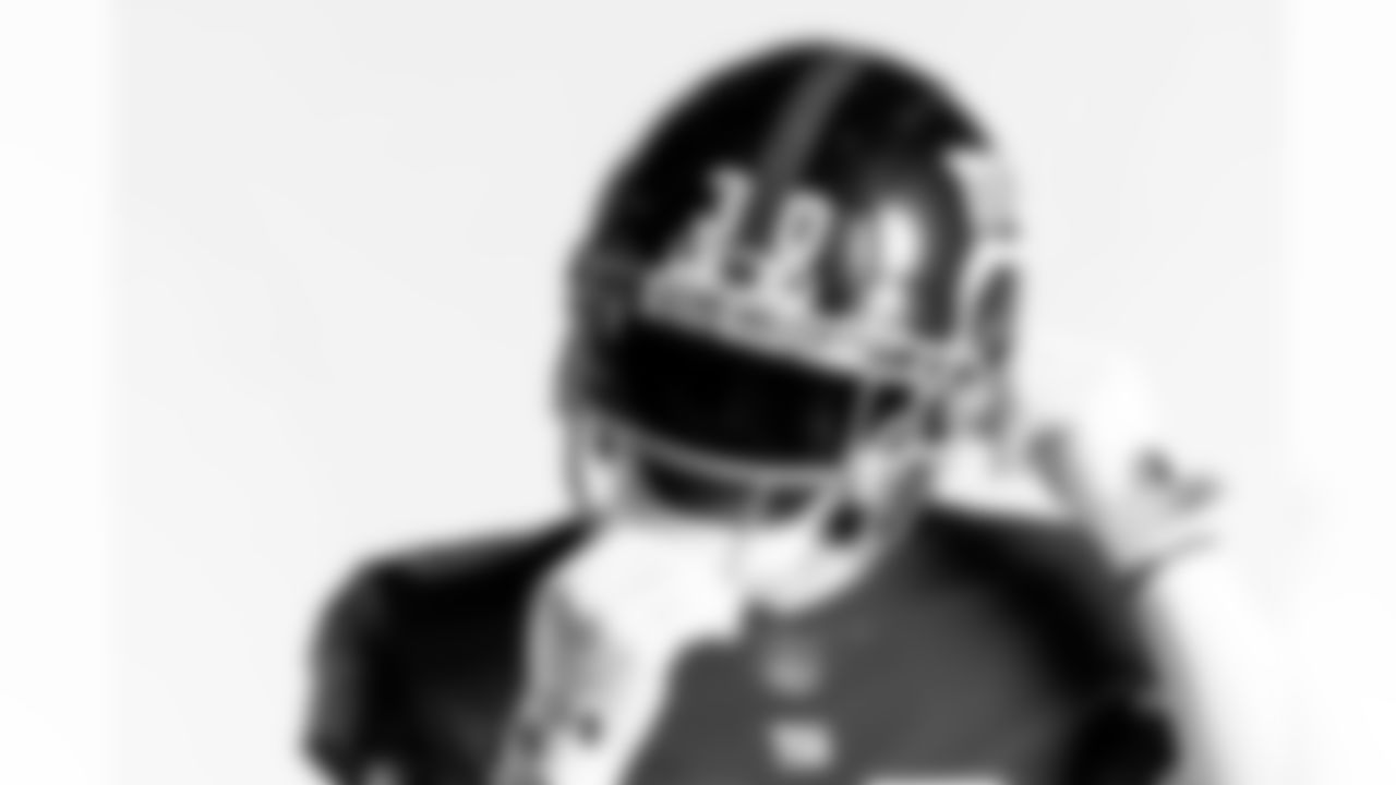 CB Darnay Holmes (30)