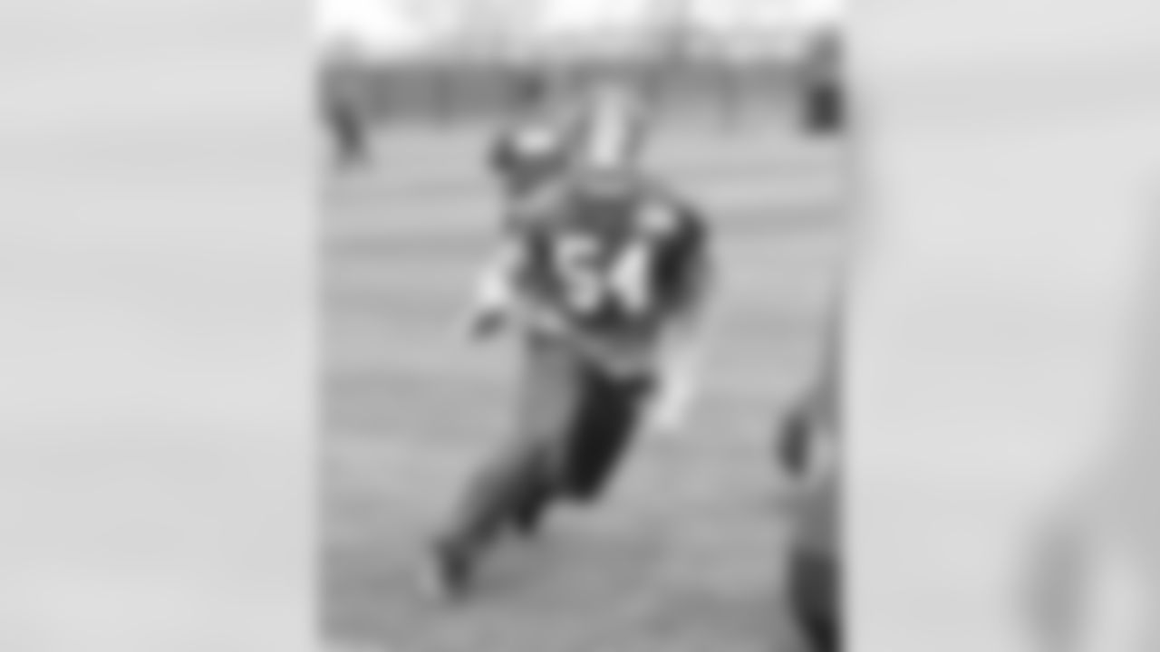 DE OLIVIER VERNONThe headliner of a major free-agent haul, Vernon comes to the Giants after four seasons in Miami, where he recorded 29 sacks, 43 tackles for loss and 74 quarterback hits.