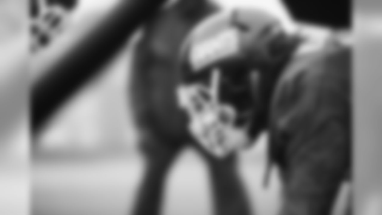 DL Leonard Williams (99)
