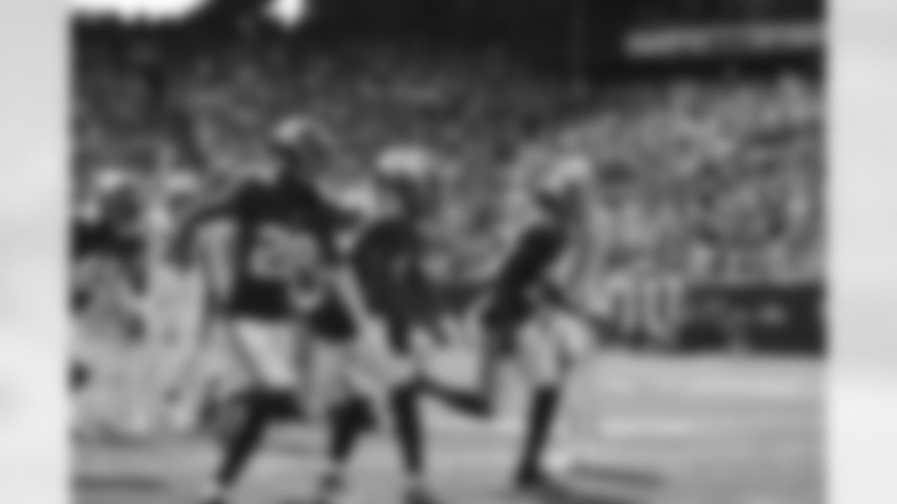 Cor'Dale Flott (28), Adoree' Jackson (22)