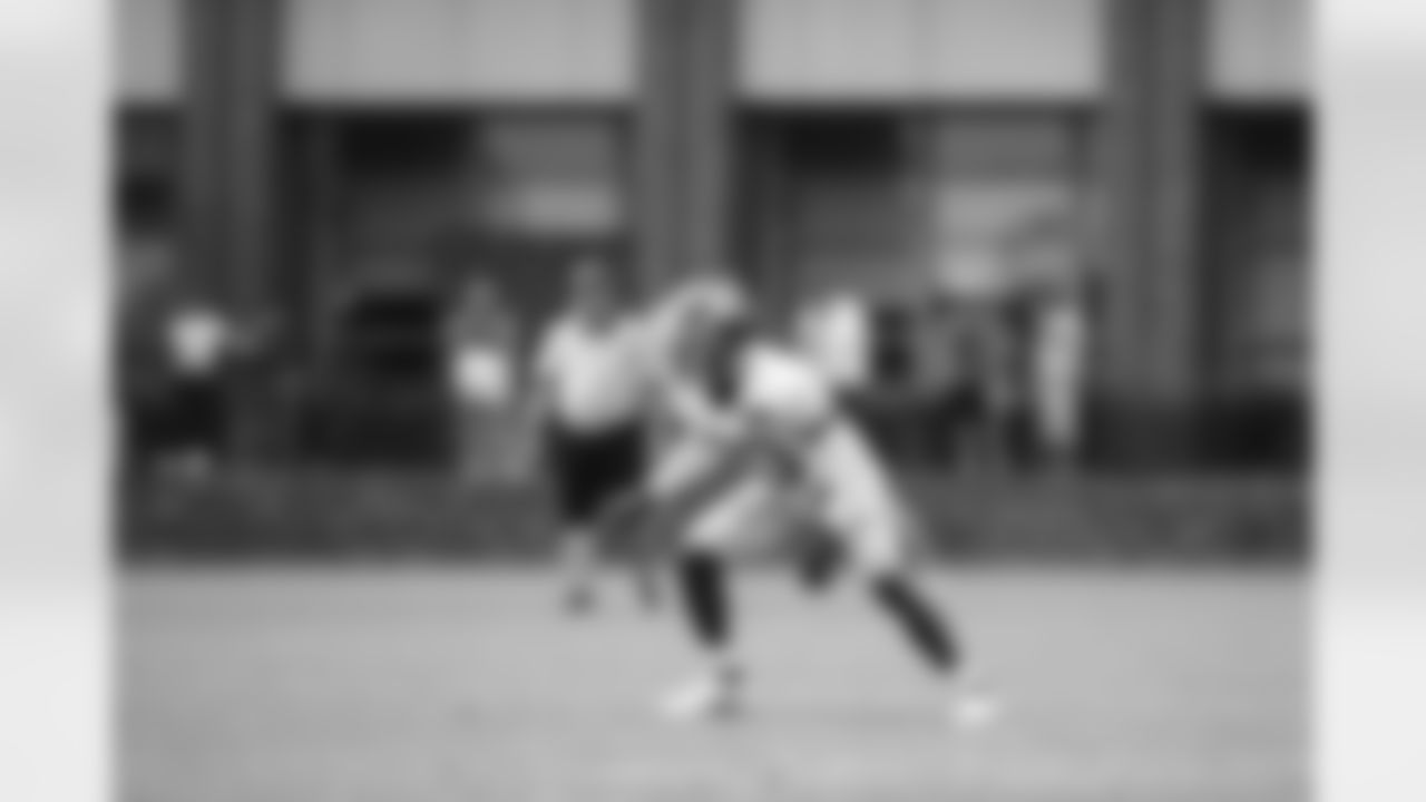 Darnay Holmes (30)