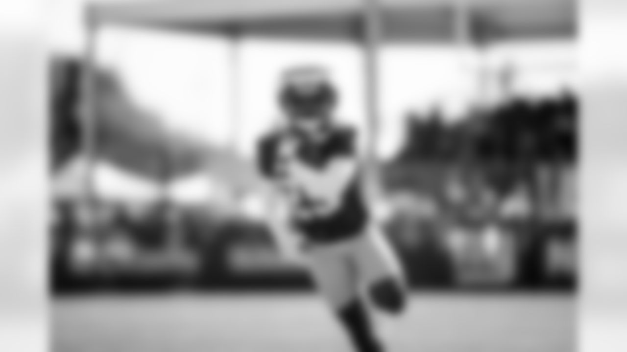 RB Jashaun Corbin (25)